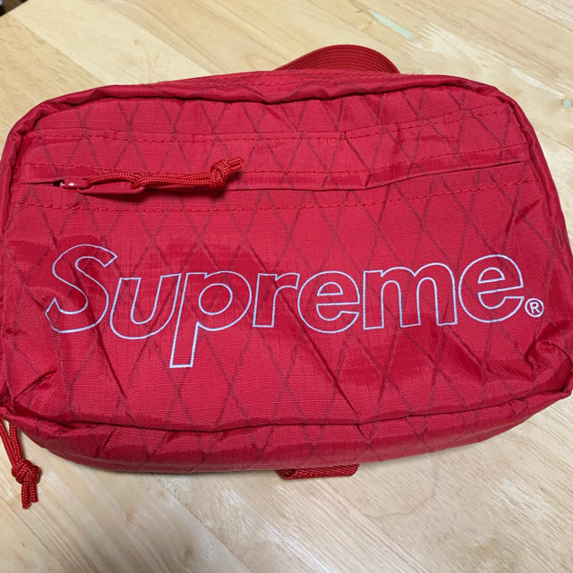 SUPREME shoulder bag