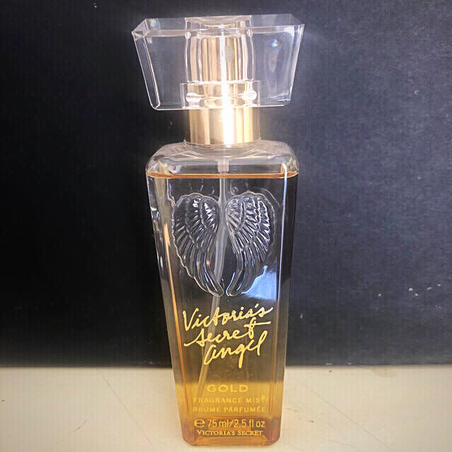 Victoria's Secret(ヴィクトリアズシークレット)のヴィクトリアシークレットの香水とパック コスメ/美容の香水(香水(女性用))の商品写真