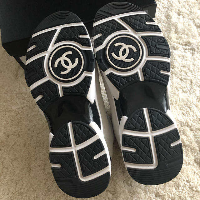 CHANEL(シャネル)のakiko様専用です シャネル スニーカー ピンク size38 レディースの靴/シューズ(スニーカー)の商品写真