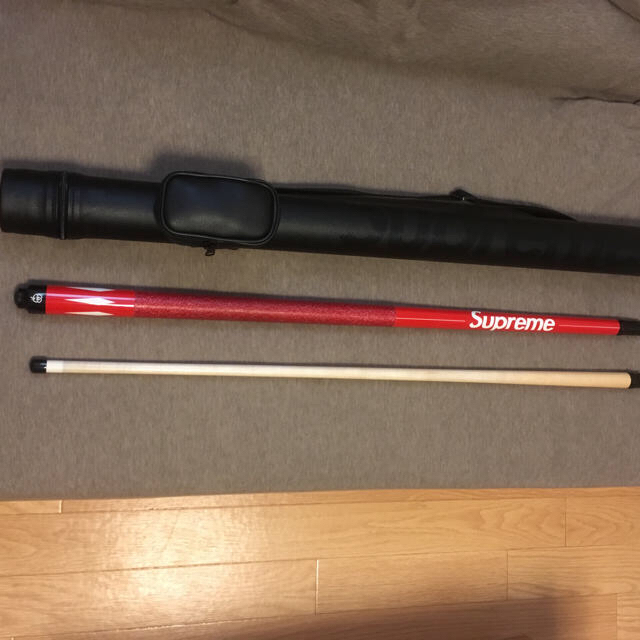 Supreme(シュプリーム)のレア 19ss Supreme McDermott Pool Cue red エンタメ/ホビーのテーブルゲーム/ホビー(ビリヤード)の商品写真