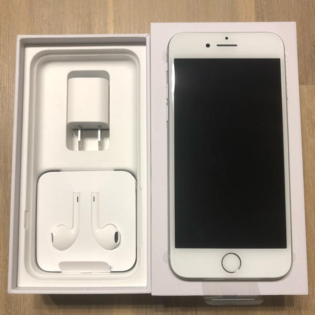 新品未使用 iPhone 8 Silver 64 GB SIMフリー②