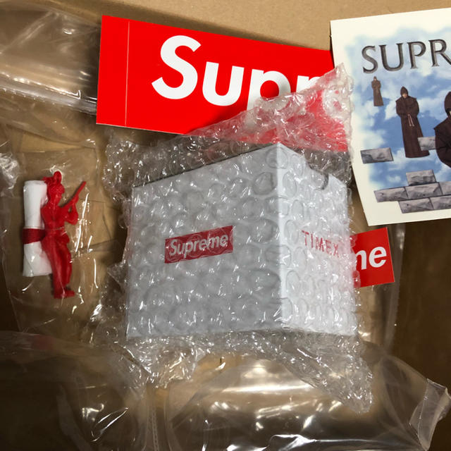 Supreme(シュプリーム)のSupreme®/Timex® Digital Watch ノベルティ付 メンズの時計(腕時計(デジタル))の商品写真