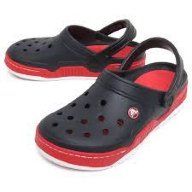 crocs(クロックス)の半額 スタート クロックス 28cm ブラック レッド フロントコート クロッグ メンズの靴/シューズ(サンダル)の商品写真