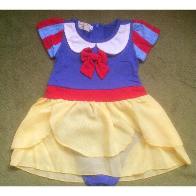 白雪姫 コスプレ 80㎝ なりきりドレス キッズ/ベビー/マタニティのキッズ服女の子用(90cm~)(ドレス/フォーマル)の商品写真