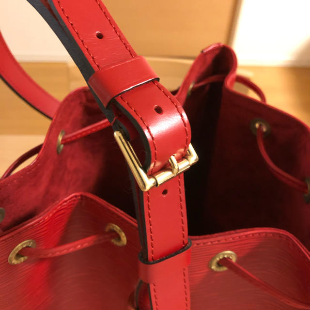 LOUIS VUITTON エピ ノエ 赤 M44007 ショルダーバッグ