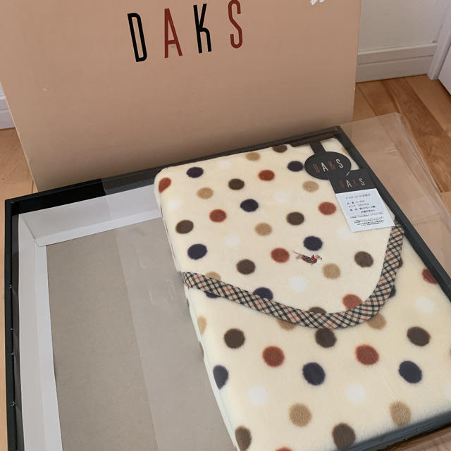 DAKS - DAKS ひざ掛け 毛布新品の通販 by ショパン's shop｜ダックスならラクマ