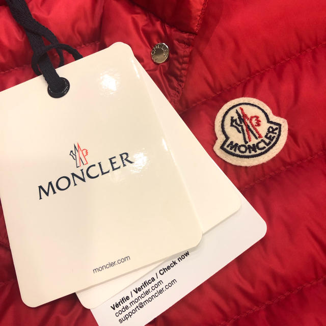 MONCLER(モンクレール)のヒロゴン様 専用 レディースのジャケット/アウター(ダウンベスト)の商品写真