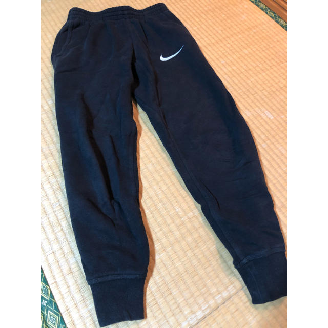 NIKE(ナイキ)のNIKE160 キッズ/ベビー/マタニティのキッズ服男の子用(90cm~)(パンツ/スパッツ)の商品写真