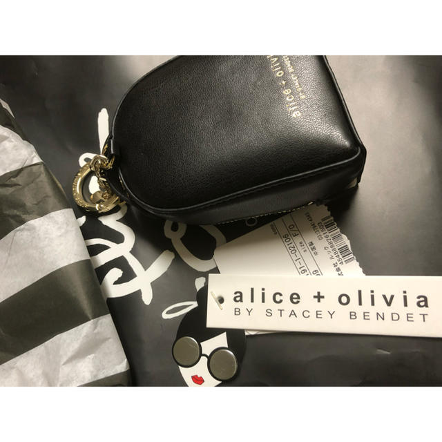 Alice+Olivia(アリスアンドオリビア)の新品!2019AW完売レア!Alice+Olivia ステイシー バッグチャーム レディースのファッション小物(ポーチ)の商品写真