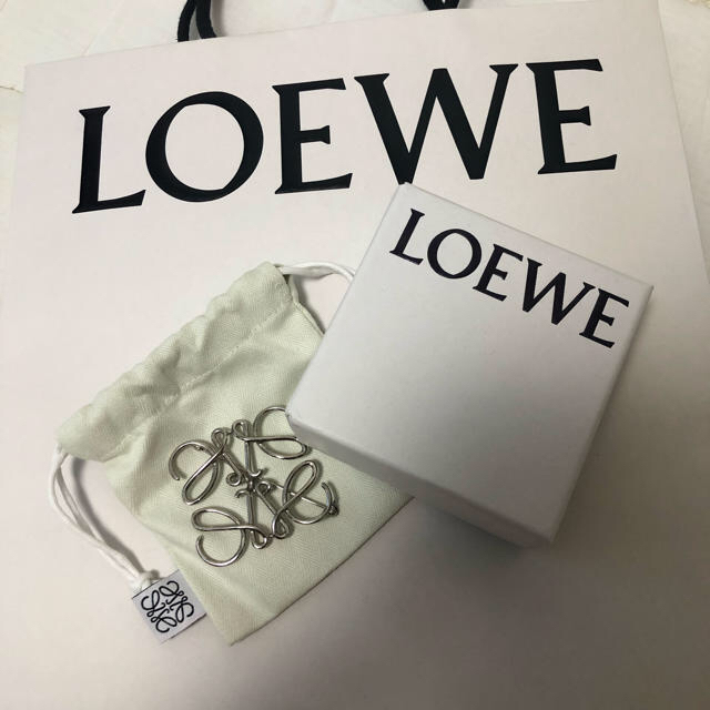 Loewe ブローチ