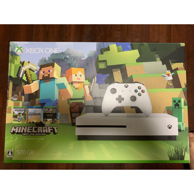 Microsoft(マイクロソフト)のXbox One S 500 GB (Minecraft 同梱版) エンタメ/ホビーのゲームソフト/ゲーム機本体(家庭用ゲーム機本体)の商品写真