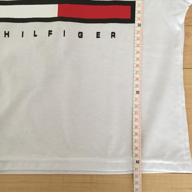 TOMMY HILFIGER(トミーヒルフィガー)のTOMMY ショート丈 Tシャツ✩.*˚ レディースのトップス(Tシャツ(半袖/袖なし))の商品写真