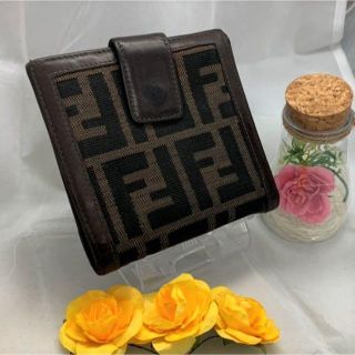 FENDI - 【FENDI】 フェンディ 正規品 財布 折財布 二つ折り ズッカ 茶 ブラウンの通販｜ラクマ