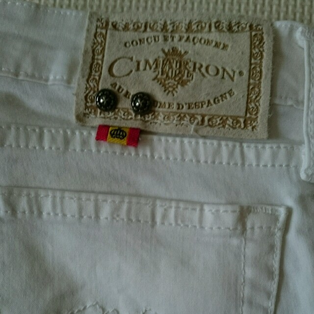CIMARRON(シマロン)のホワイトデニム レディースのパンツ(クロップドパンツ)の商品写真