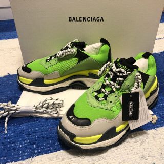 バレンシアガ(Balenciaga)のBalenciaga triple S /バレンシアガ 新品未使用 早い者勝ち(スニーカー)