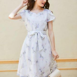 トッコ(tocco)の新品 タグ付き♡これ１枚でヒロインになれる裾ラインリボンフラワーパールワンピース(ひざ丈ワンピース)