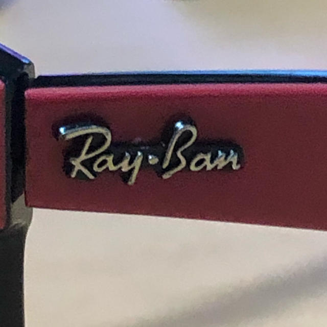 Ray-Ban(レイバン)のレイバンサングラス RayBan レッド WAYFARER 未使用品 レディースのファッション小物(サングラス/メガネ)の商品写真