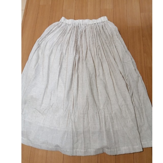SM2(サマンサモスモス)の新品未使用タグ付きサマンサモスモスの麻混プリーツスカートお色はベージュ レディースのスカート(ロングスカート)の商品写真