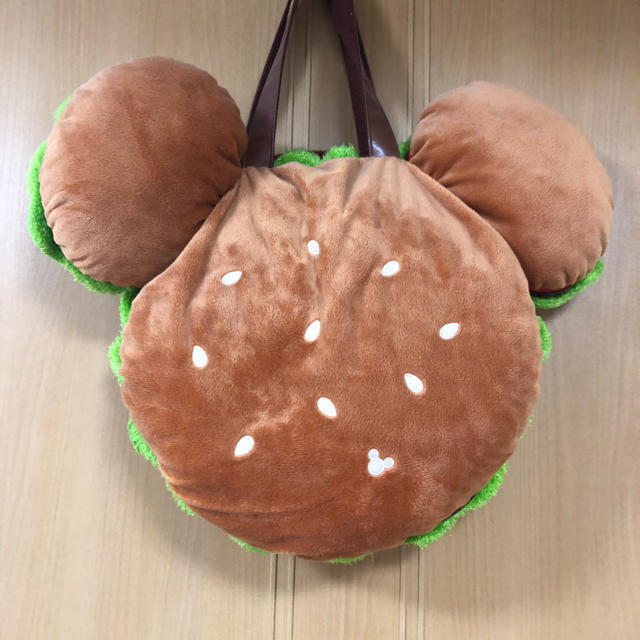 Disney(ディズニー)のミッキーハンバーガーバッグ エンタメ/ホビーのおもちゃ/ぬいぐるみ(キャラクターグッズ)の商品写真