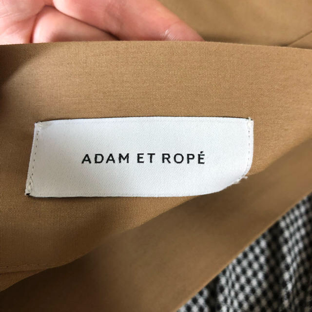 Adam et Rope'(アダムエロぺ)の美品！アダムエロペ☆ベージュフレアスカート レディースのスカート(ひざ丈スカート)の商品写真