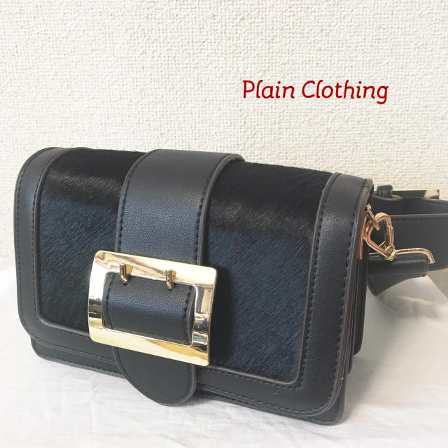 PLAIN CLOTHING(プレーンクロージング)のフロントベルト ショルダーバッグ 黒 ブラック 太ベルト レディースのバッグ(ショルダーバッグ)の商品写真