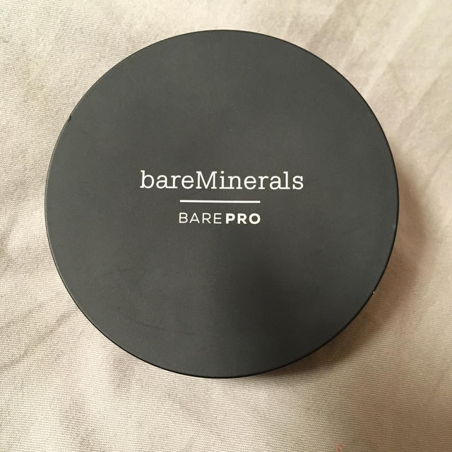 bareMinerals(ベアミネラル)のベアミネラル パウダーファンデーション ベアプロ ナチュラル11 コスメ/美容のベースメイク/化粧品(ファンデーション)の商品写真