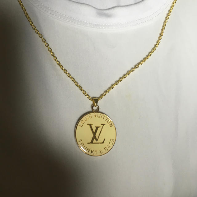 LOUIS VUITTON(ルイヴィトン)の値下げ特価　NO②  LVメダル レディースのアクセサリー(ネックレス)の商品写真