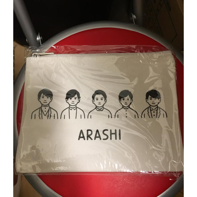 嵐を旅する展示会  ポーチ エンタメ/ホビーのタレントグッズ(アイドルグッズ)の商品写真