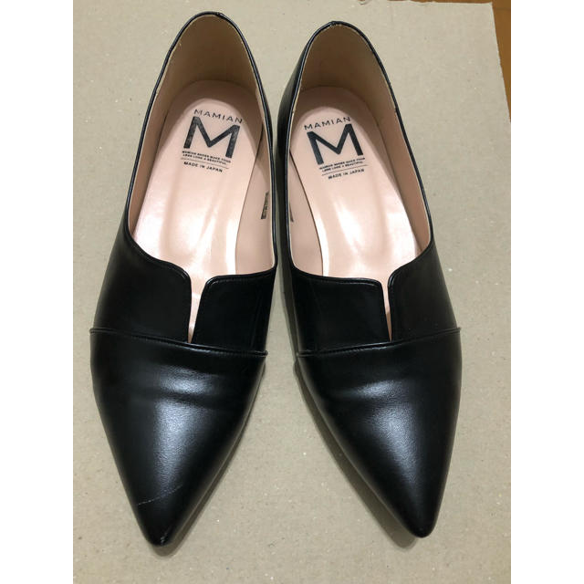 MAMIAN(マミアン)のMAMIAN スムーズレザー パンプス ポインテッドトゥ 黒 ブラック マミアン レディースの靴/シューズ(ハイヒール/パンプス)の商品写真