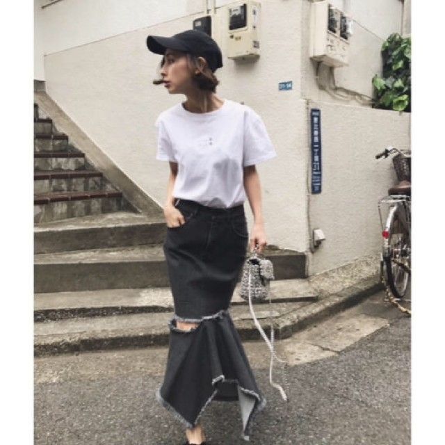 Ameri VINTAGE(アメリヴィンテージ)のAmeri　vintage DENIM ZIGZAG SKIRT レディースのスカート(ロングスカート)の商品写真