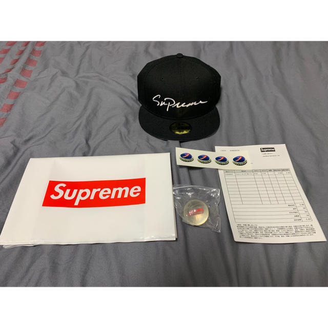 Supreme(シュプリーム)のSupreme Classic Scrpt New Era メンズの帽子(キャップ)の商品写真