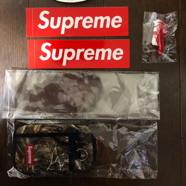 Supreme(シュプリーム)のsupreme small zip pouch ハンドメイドのファッション小物(ポーチ)の商品写真