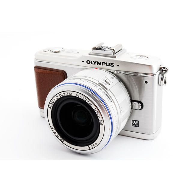 ミラーレス一眼小型軽量☆OLYMPUS E-P2 レンズキット SDカード、ストラップ付