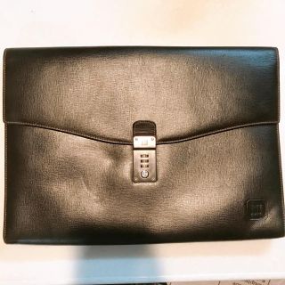 ダンヒル(Dunhill)の【美品】dunhill ブラックレザー クラッチバッグ セカンドバッグ(セカンドバッグ/クラッチバッグ)