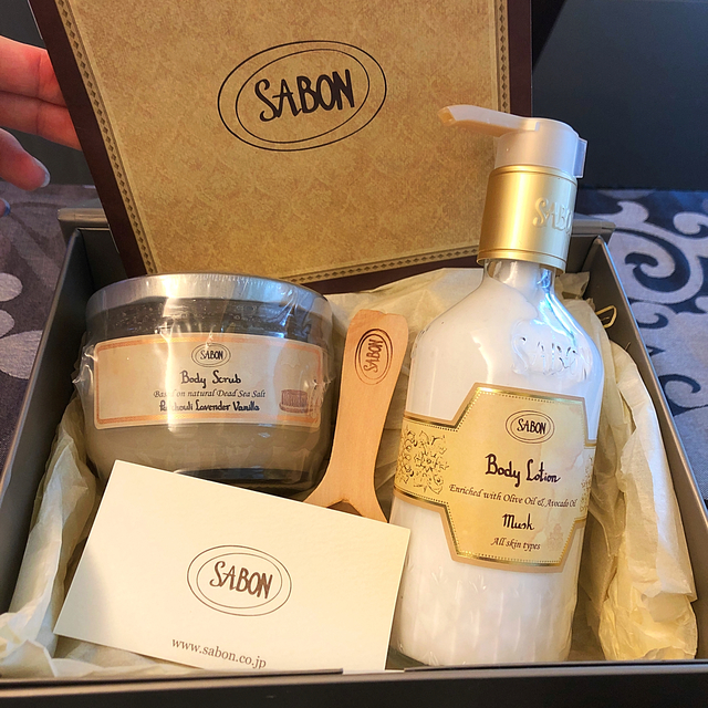 SABON(サボン)のSABONスクラブ&ボディーローションセット新品プレゼント コスメ/美容のボディケア(ボディローション/ミルク)の商品写真