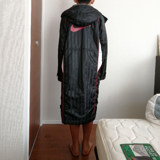 NIKE(ナイキ)のNIKE　ベンチコート　150 キッズ/ベビー/マタニティのキッズ服男の子用(90cm~)(コート)の商品写真