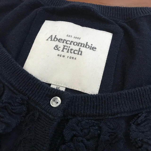 Abercrombie&Fitch(アバクロンビーアンドフィッチ)の☆アバクロンビー&フィッチ 5分袖 薄手ニットカーディガン☆美品 レディースのトップス(カーディガン)の商品写真