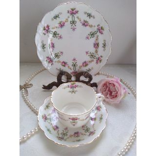 ロイヤルアルバート(ROYAL ALBERT)のリボンとローズガーランドが可愛い♡英アンティーク　コリンウッド社　トリオ(食器)