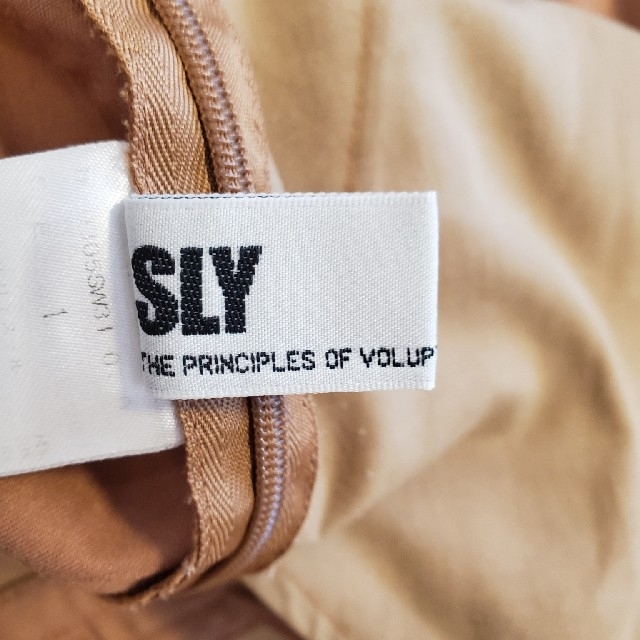 SLY(スライ)のSLYサロペットパンツ レディースのパンツ(サロペット/オーバーオール)の商品写真