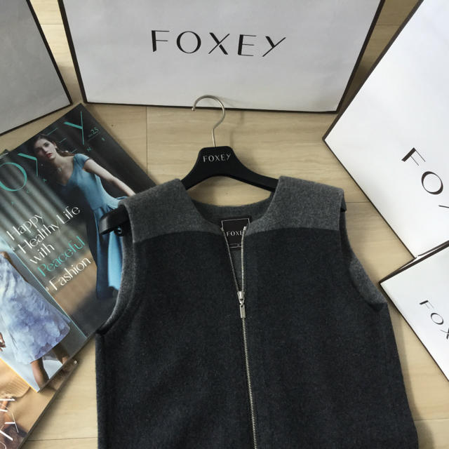 FOXEY(フォクシー)の♡♡ FOXEY BOUTIQUE  Knit Dress♡♡ レディースのジャケット/アウター(その他)の商品写真