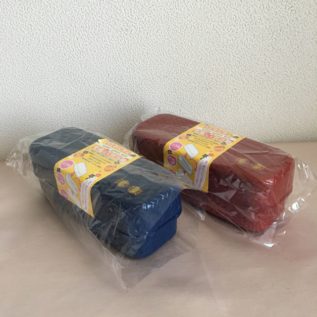 【新品・未使用】ちょきんぎょ 幸福しあわせ弁当箱 紺＆赤 エンタメ/ホビーのコレクション(ノベルティグッズ)の商品写真