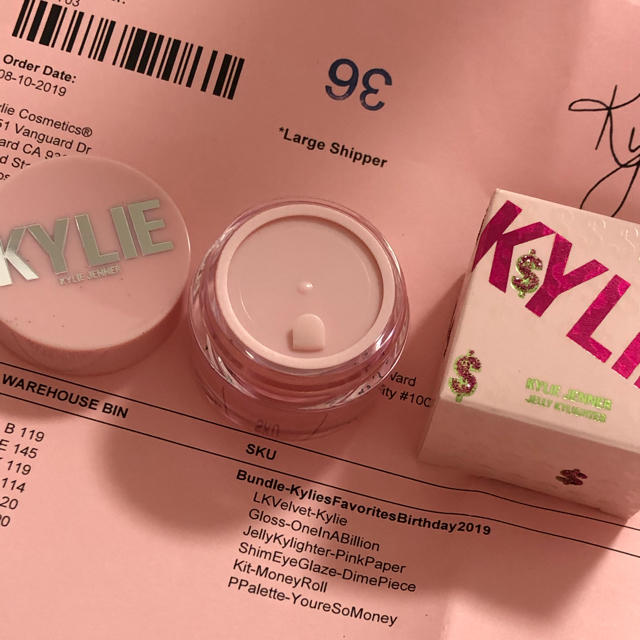 Kylie Cosmetics(カイリーコスメティックス)のカイリーコスメ ジェリーカイライター コスメ/美容のベースメイク/化粧品(フェイスカラー)の商品写真