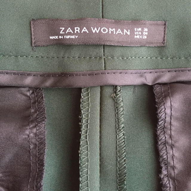 ZARA(ザラ)のZARA ダークグリーンパンツ レディースのパンツ(カジュアルパンツ)の商品写真