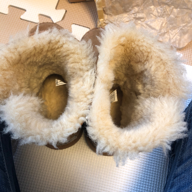 UGG(アグ)の本日最終お値下げUGGキッズムートンブーツ キッズ/ベビー/マタニティのキッズ靴/シューズ(15cm~)(ブーツ)の商品写真