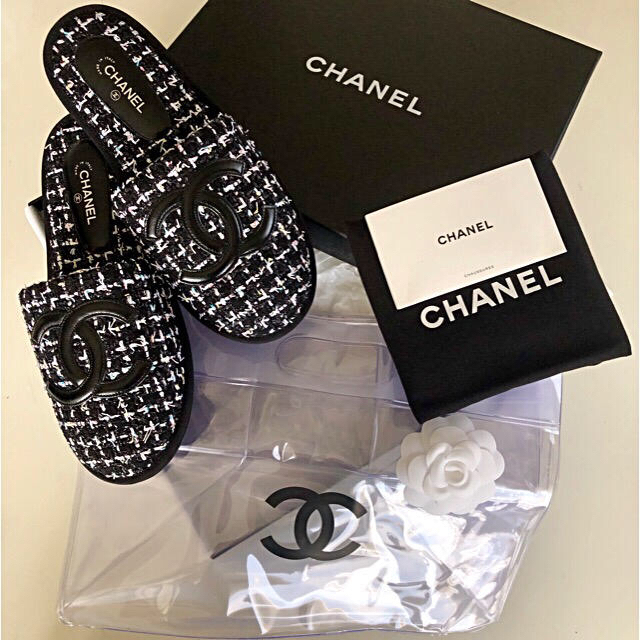 CHANEL(シャネル)の❤️シャネル❤️最終価格💓新品✨ブラックツイード💕スリッパ M レディースの靴/シューズ(その他)の商品写真