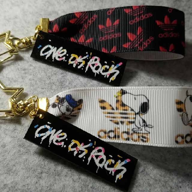 ONE OK ROCK(ワンオクロック)のけんぱ様専用ページ ハンドメイドのアクセサリー(キーホルダー/ストラップ)の商品写真