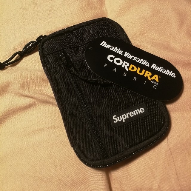 Supreme(シュプリーム)のSupreme Small Zip Pouch ハンドメイドのファッション小物(ポーチ)の商品写真