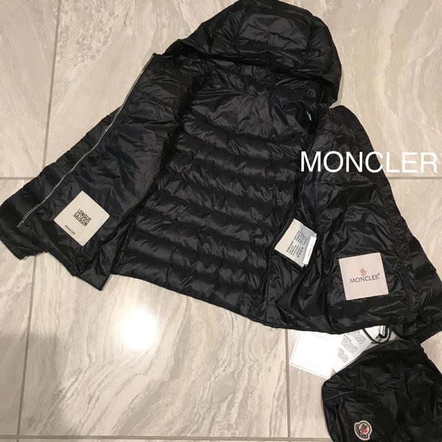 MONCLER(モンクレール)の美品MONCLER kids 4A(104㎝) キッズ/ベビー/マタニティのキッズ服女の子用(90cm~)(ジャケット/上着)の商品写真