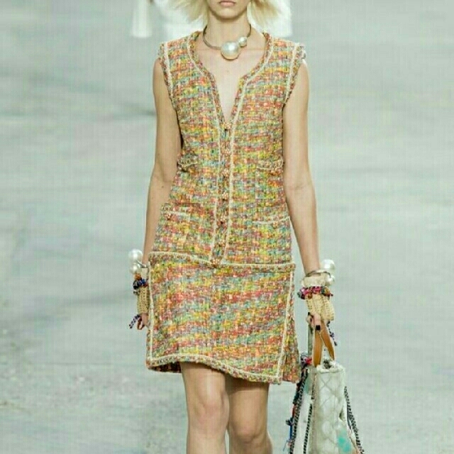 CHANEL(シャネル)の≪売約済み≫♡♡　CHANELワンピース① レディースのワンピース(ミニワンピース)の商品写真