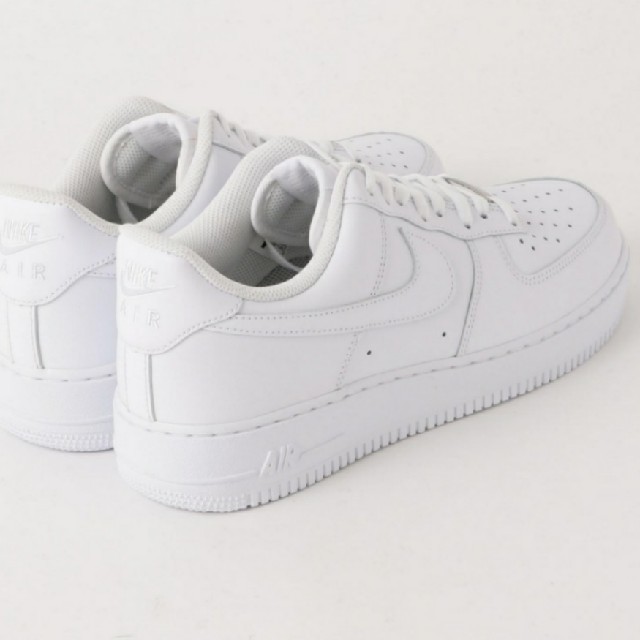 NIKE(ナイキ)の新品・国内正規品エアフォース1 air force 1 white ホワイト 白 メンズの靴/シューズ(スニーカー)の商品写真